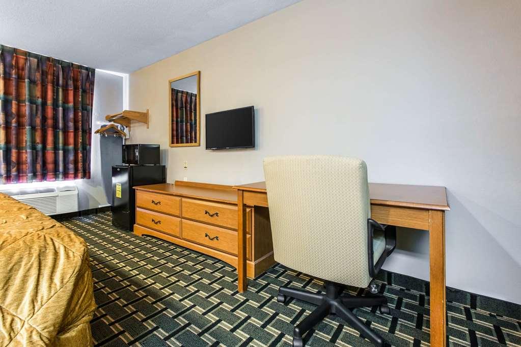 Econo Lodge Inn & Suites Peoria Illinois 部屋 写真