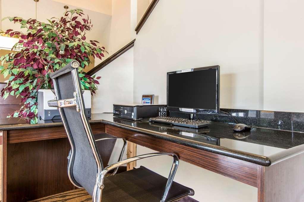 Econo Lodge Inn & Suites Peoria Illinois 設備 写真