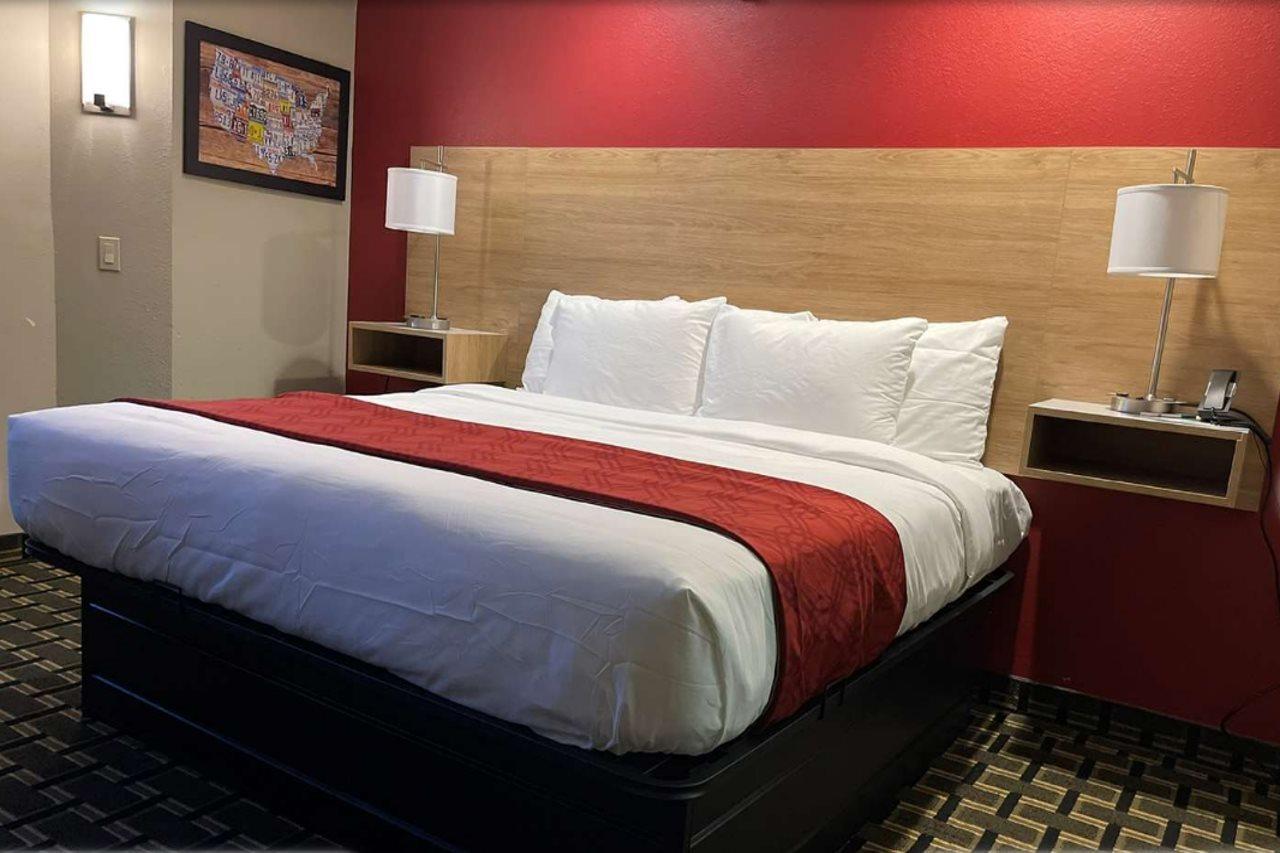 Econo Lodge Inn & Suites Peoria Illinois エクステリア 写真