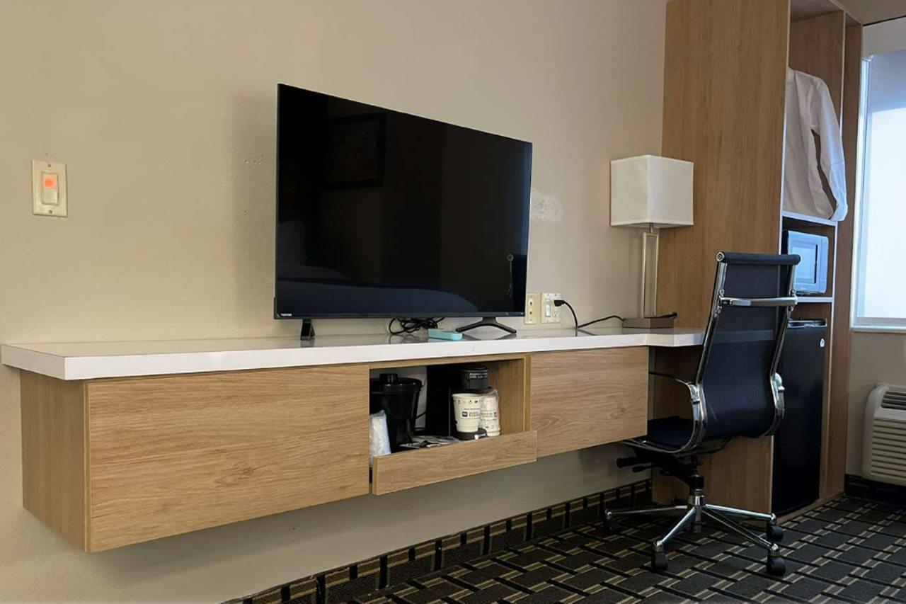 Econo Lodge Inn & Suites Peoria Illinois エクステリア 写真